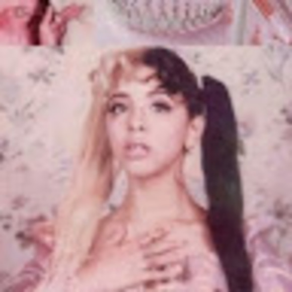 Meet your Posher, Scarlet - Picture 1 of 1